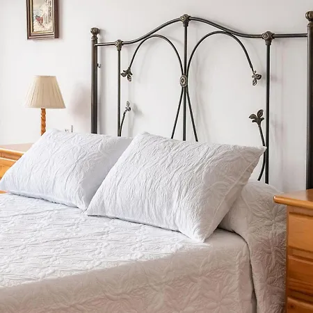 Simplistic Holiday Home In Combarro With Seaviews Hébergement de vacances *